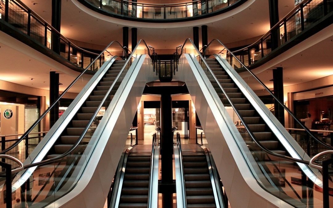 Coto judicial a las tarjetas de grandes superficies comerciales